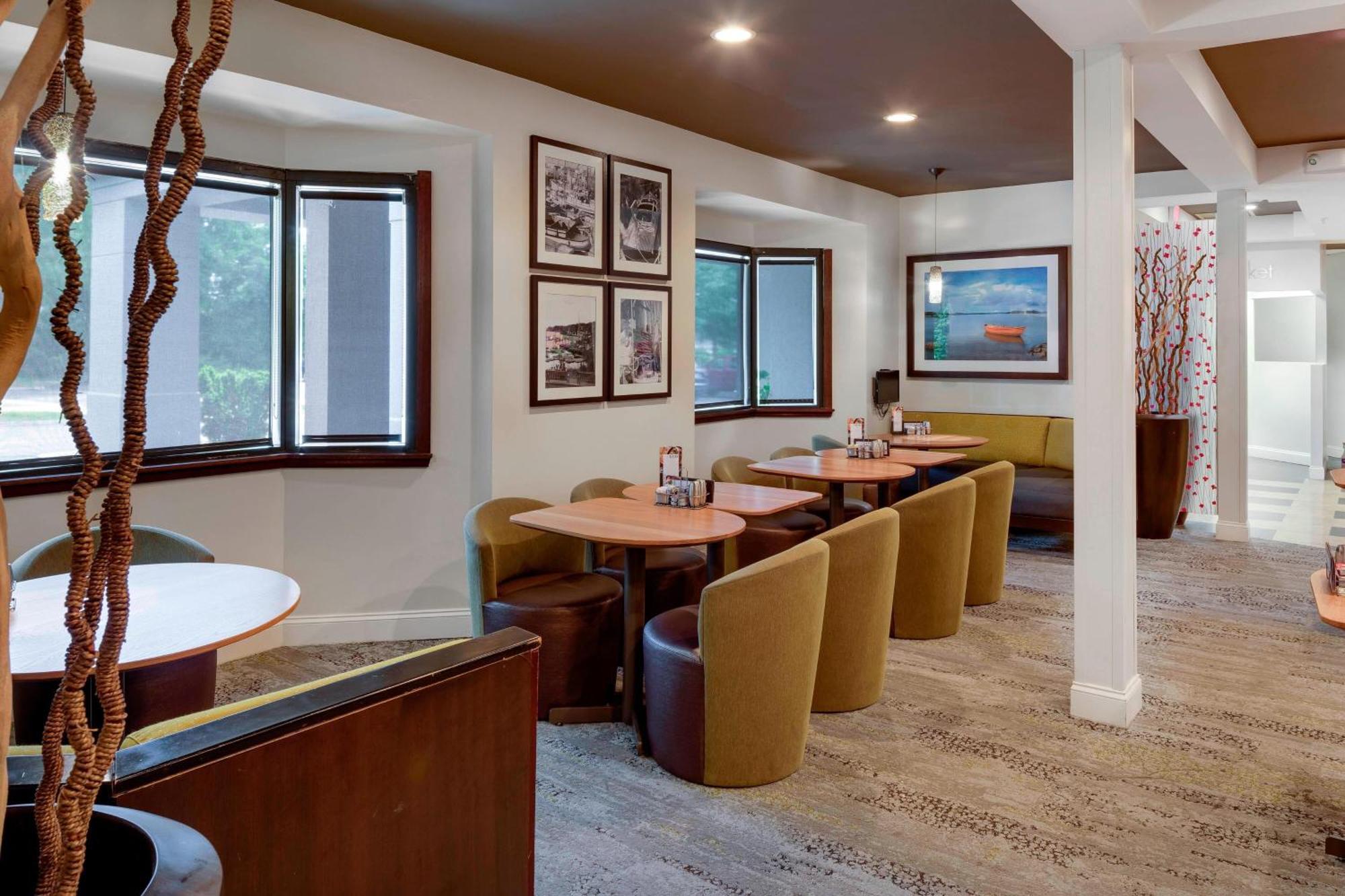 Courtyard By Marriott Portsmouth Hotell Eksteriør bilde