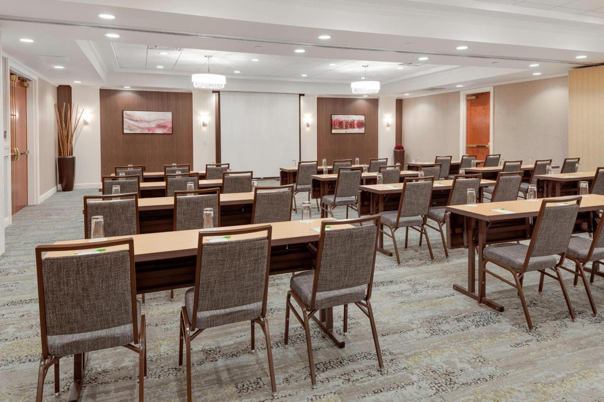 Courtyard By Marriott Portsmouth Hotell Eksteriør bilde