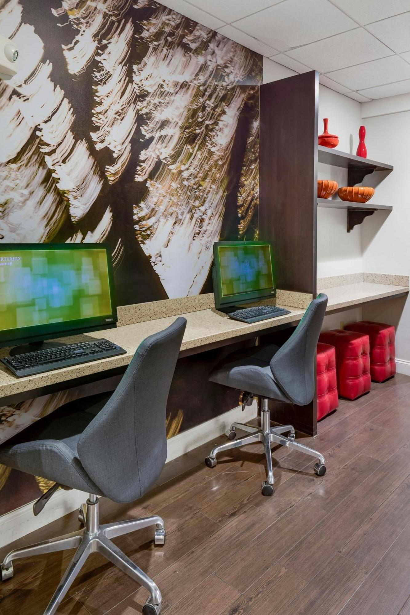 Courtyard By Marriott Portsmouth Hotell Eksteriør bilde