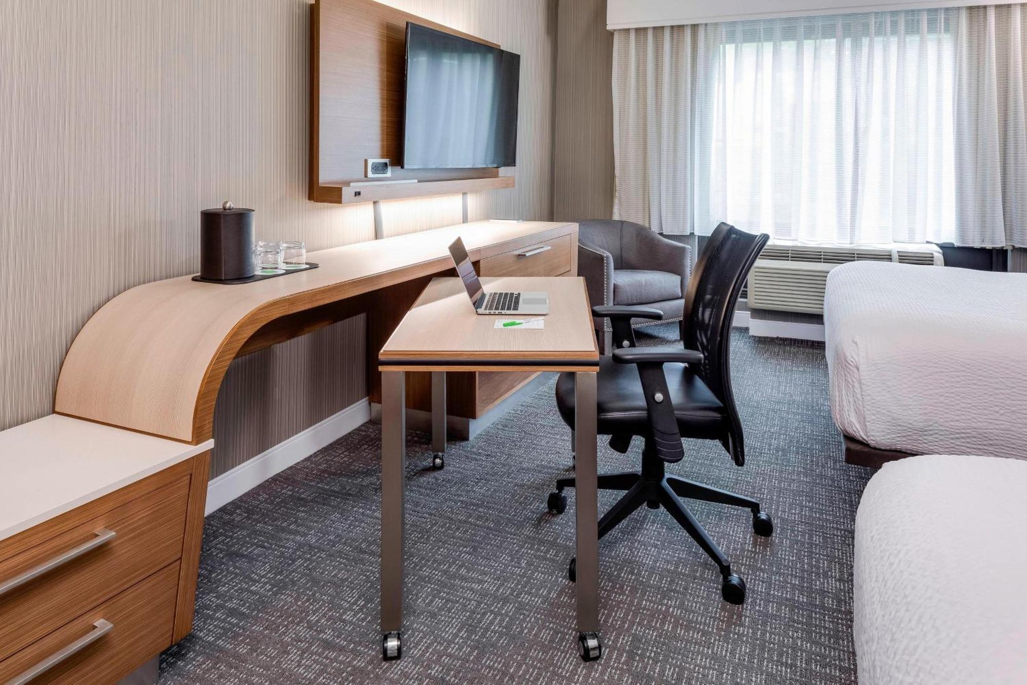 Courtyard By Marriott Portsmouth Hotell Eksteriør bilde