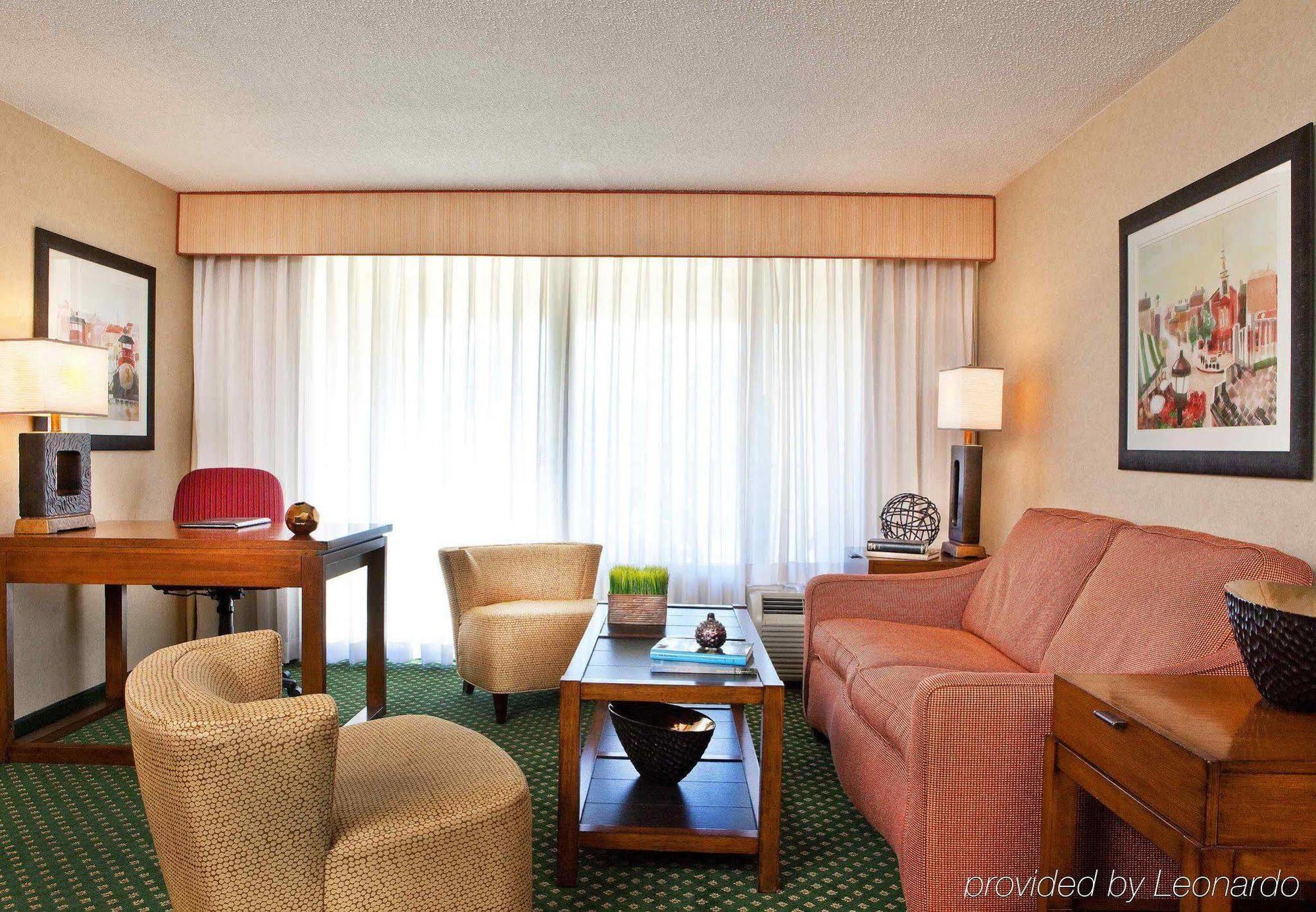 Courtyard By Marriott Portsmouth Hotell Eksteriør bilde